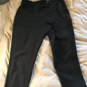 Lululemon On the Fly 7/8 black pants